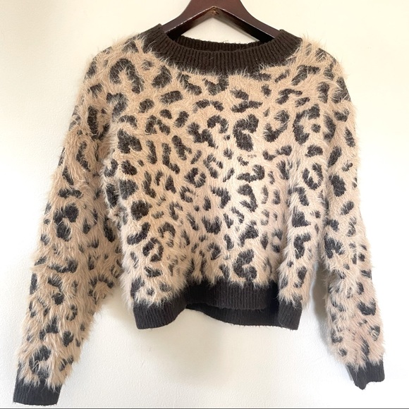 H&M Sweaters - H&M Cropped Mohair Style Leopard Print Cozy Sweater